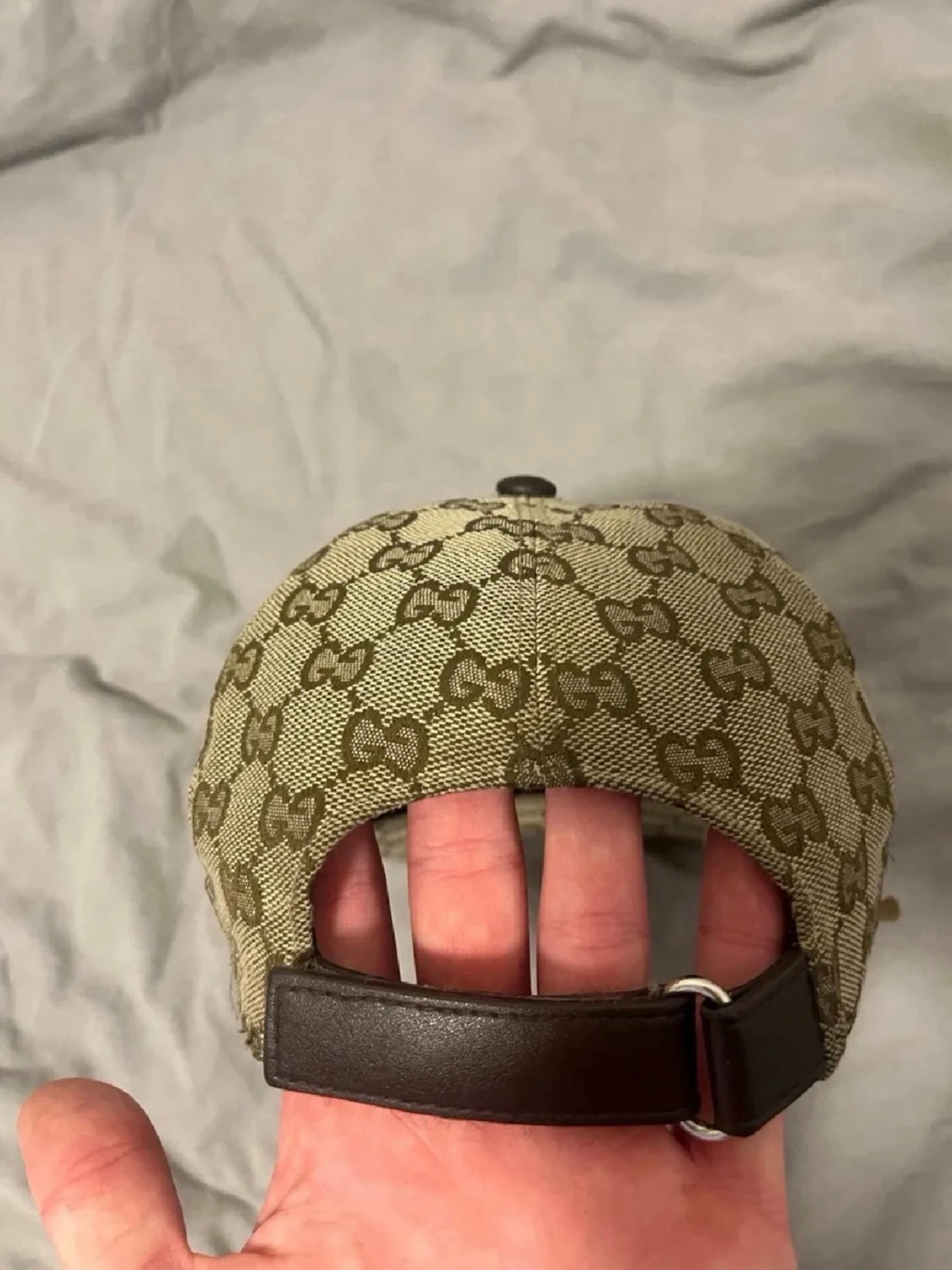 Beige keps från Gucci med GG-mönster - 1