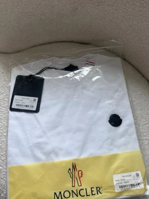 Vit T-shirt  - Never used 