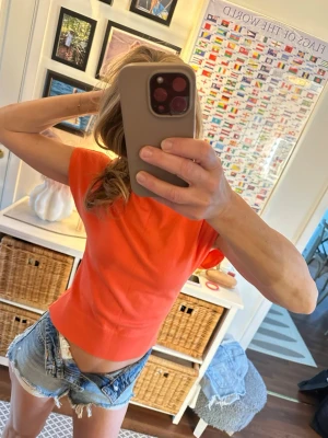 Ny! H&M Orange topp holk ärm Stl s  - Snygg orange topp från hm  med ribbad nederkant och lös passform. Toppen har korta ärmar / holk ärm
