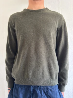 Kashmir tröja - Kashmir tröja köpt på il forte del Cashmere i Milano för 1800kr|                     Storlek M, passar S-M.