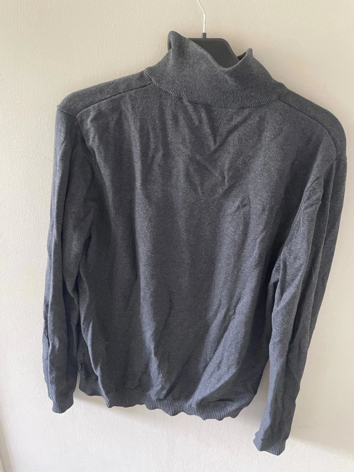 Mörkgrå tröja från Jack&Jones med halfzip  - 1