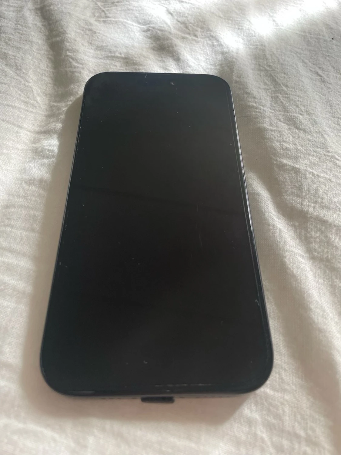 Svart iPhone 16 - 1