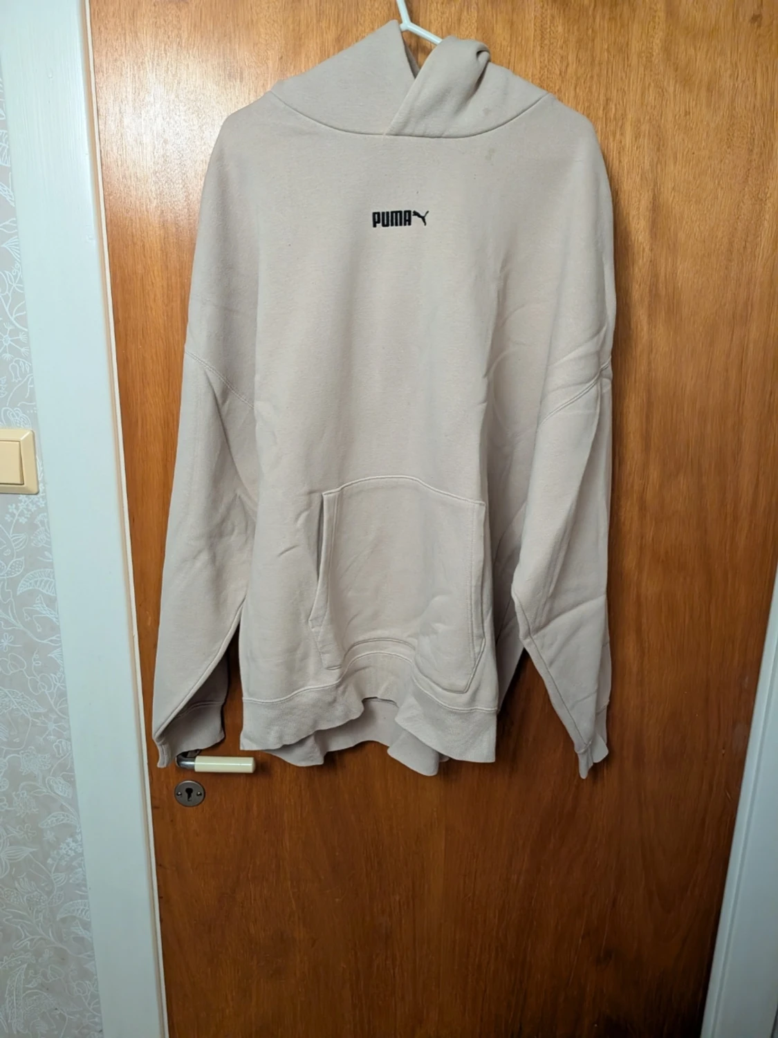 Beige hoodie från Puma