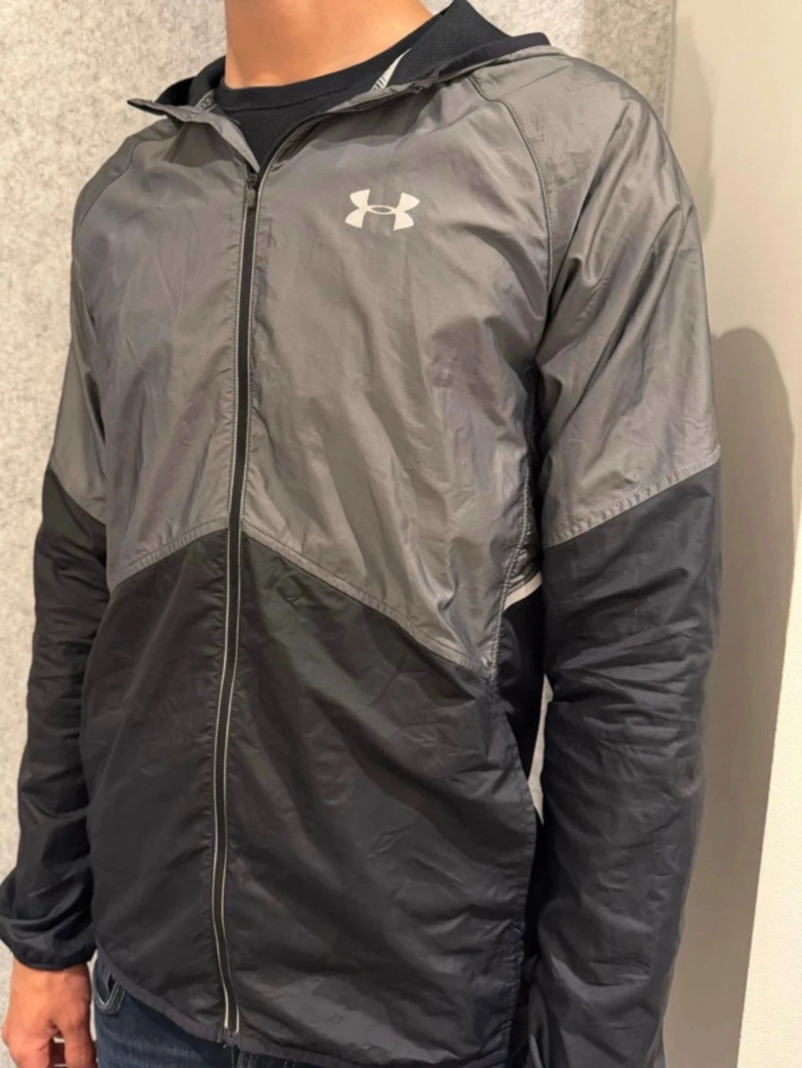 Grå och svart vindjacka Under Armour - 1