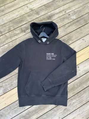 Helmut Lang hoodie  - Helmut Lang hoodie passar L/M i grymt skick, går ej att få tag på nya, skriv vid intresse🙏🏻🙏🏻