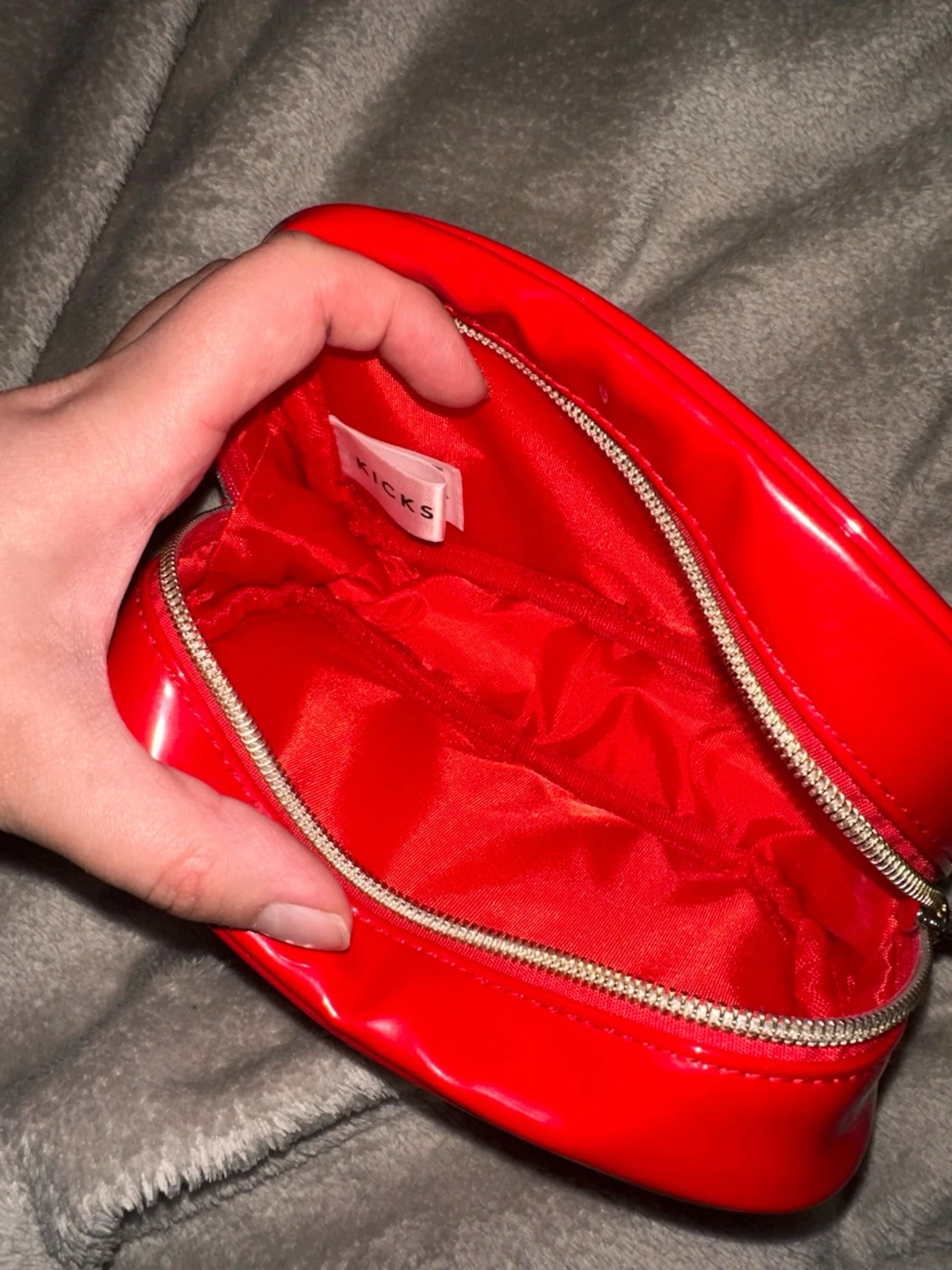 Röd necessär från Kicks med dragkedja - 1