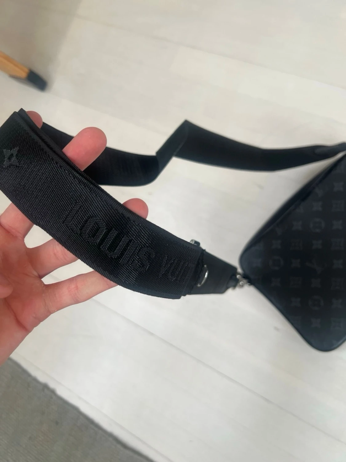 Monogram axelväska svart - 6