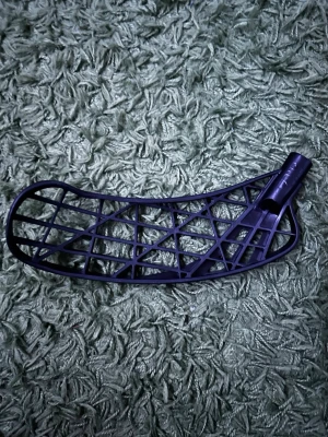 Zone air one blad - Säljer ett svart Air One blad från Zone, används inte. Använd fåtalet gånger.