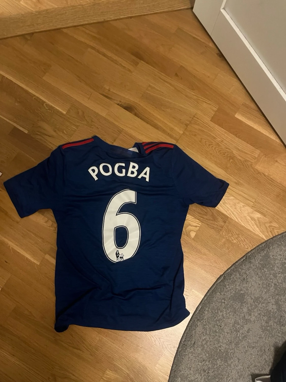 Manchester United bortatröja Pogba - 1