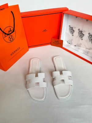 Herrmessandaler  - .