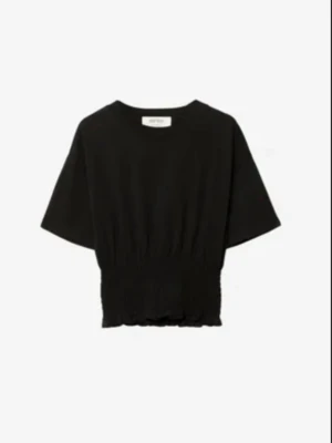 Jätte snygg tröja  - En svart tröja från Stradivarius, aldrig använt så prislappen e kvar skriv om du har några frågor eller vill ha fler bilder, pris kan diskuteras 💕🩷