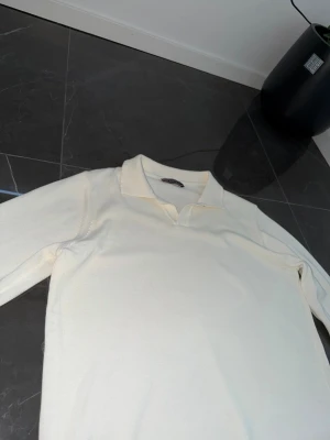 Felix hardy Beige långärmad tröja - Använd endast en gång. 