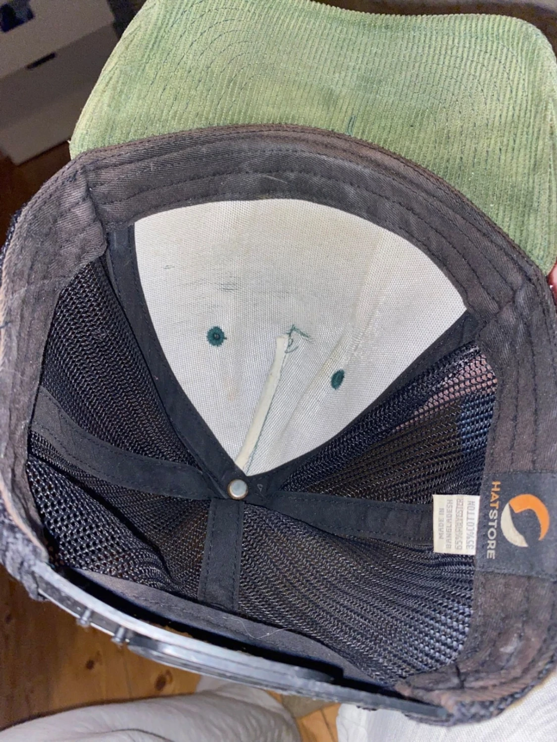 Olivgrön truckerkeps med djurpatch - 2