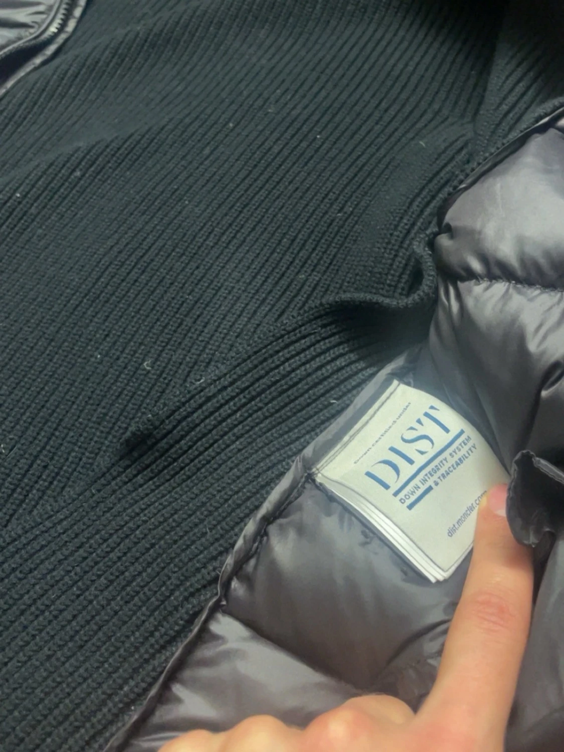 Svart dunväst med huva från Moncler - 5