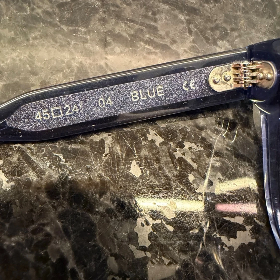 Mörkblå solglasögon från Chimi och transparenta solglasögon från chimi - 3