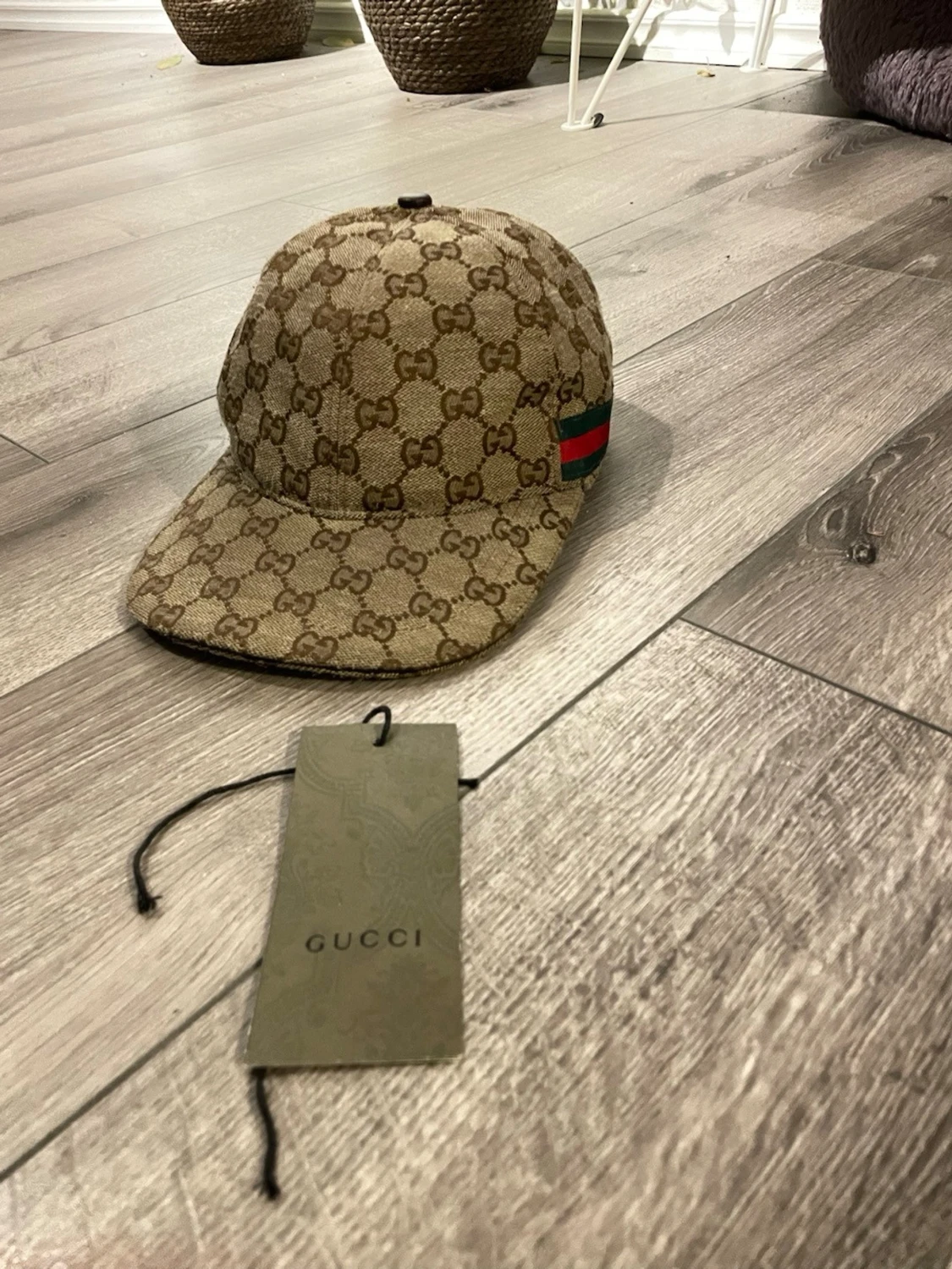 Beige keps från Gucci med GG-mönster