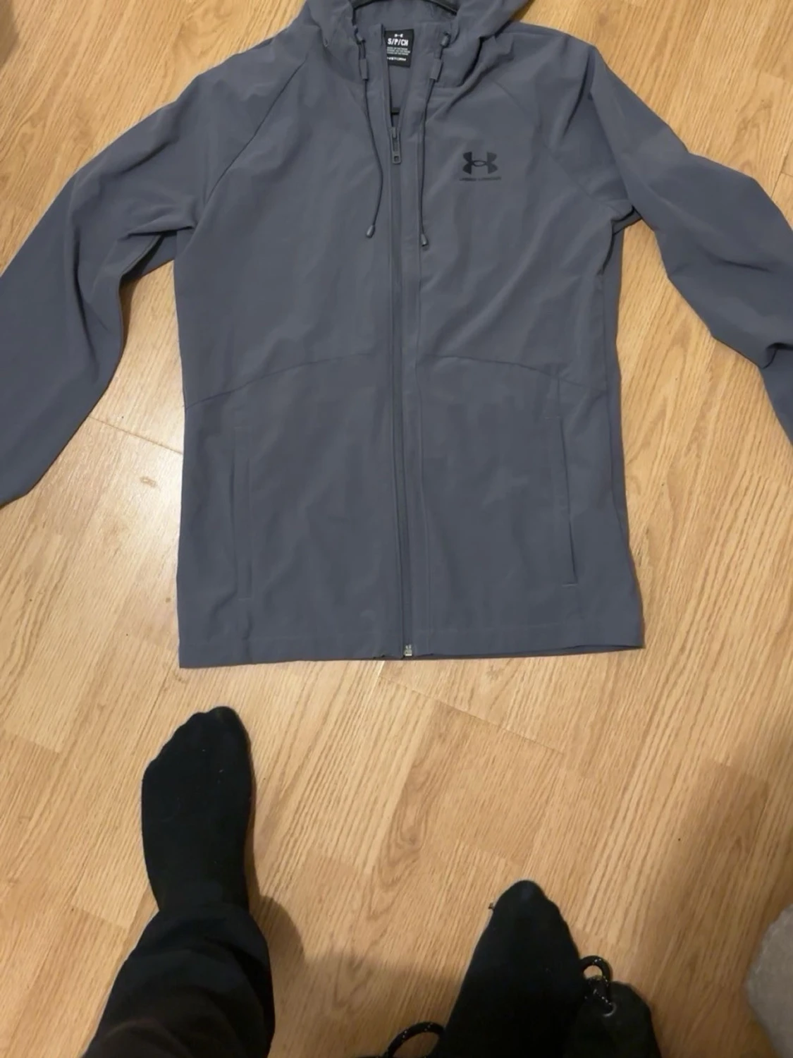 Grå vindjacka från Under Armour - 1