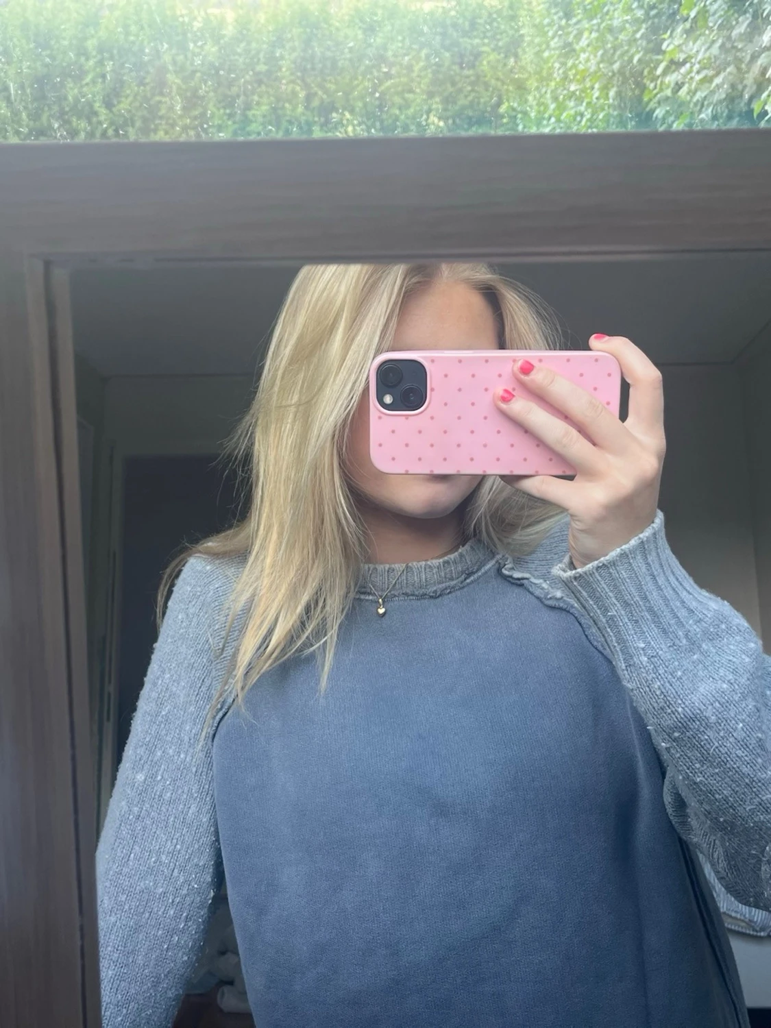 Gråmelerad sweatshirt med stickade ärmar - 1