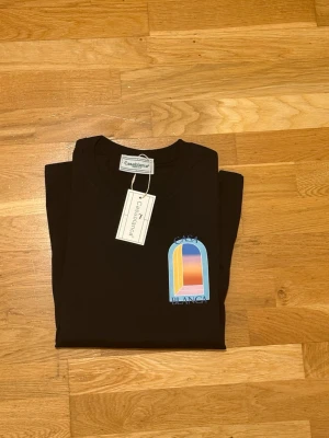Casa T-shirt  - Helt oanvänd Casa T-shirt. 100% bomull passar perfekt till sommaren. 
