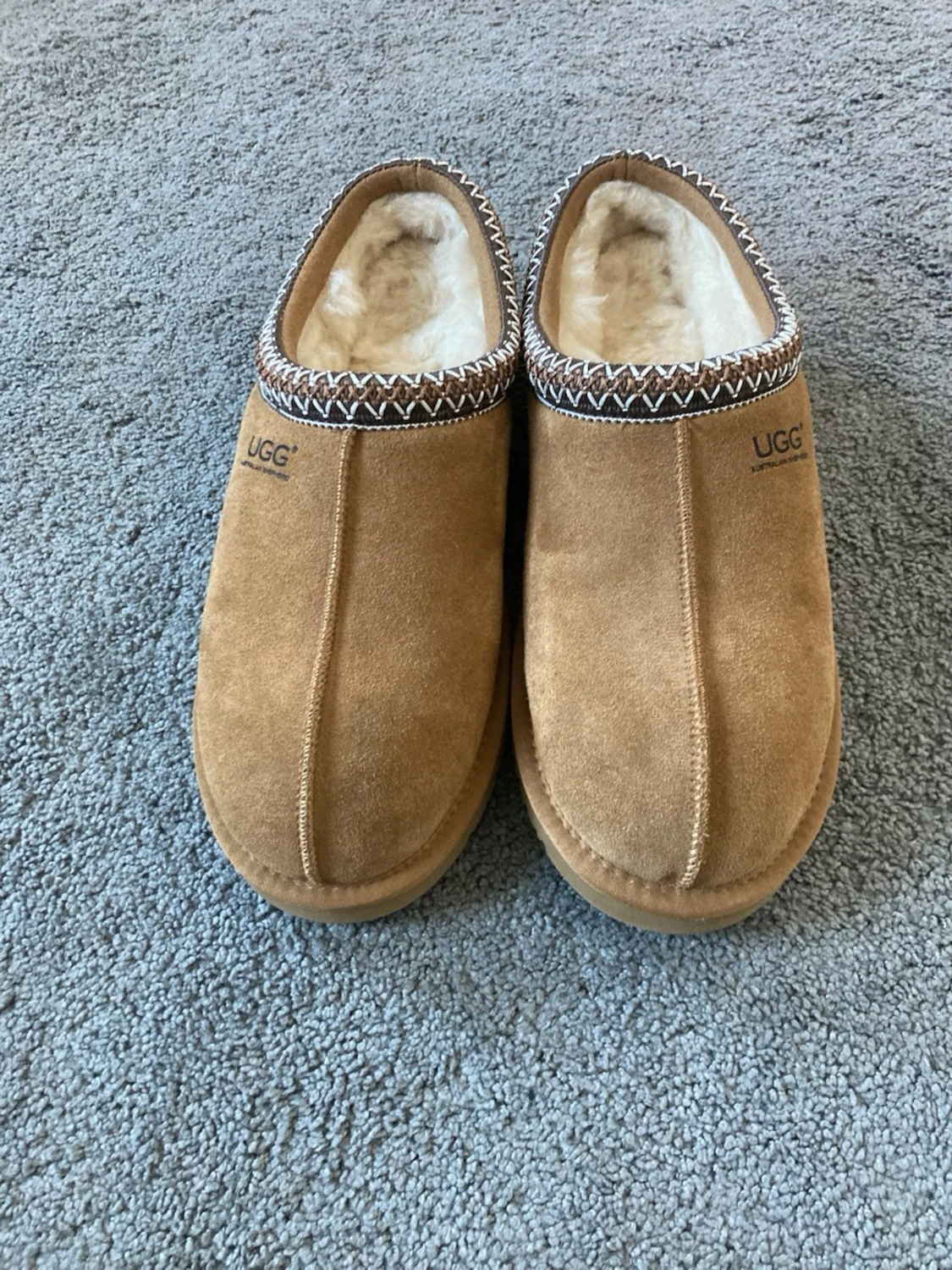 Bruna UGG tofflor 