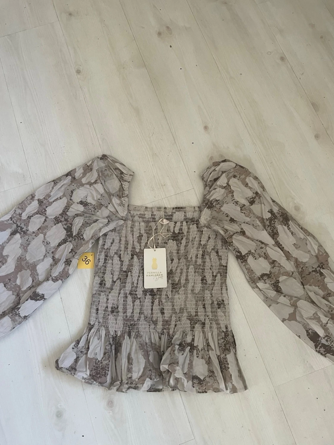 Mönstrad blus från Pernilla Wahlgren
