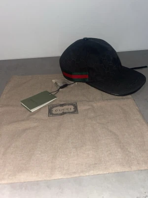 GG keps svart - GG keps svart hör av er vid mer info. Leveranstid 1-3 dagar pris kan alltid diskuteras 