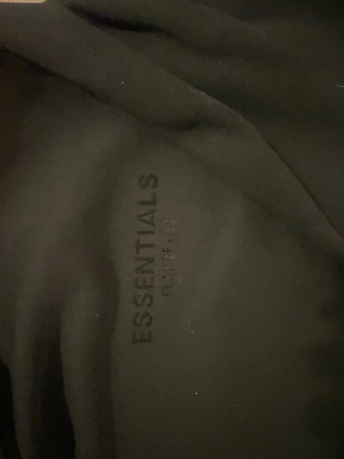 Svart Essentials hoodie med huva - 1