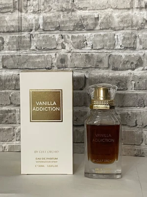 Vanilla Addiction Gulf orchid  - Vanilla Addiction från Gulf Orchid är en Eau de Parfum  30ml flaska. Testad se bilder för mängd kvar.  