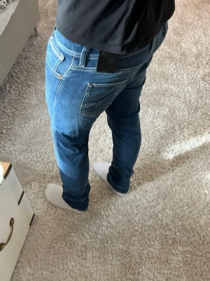 Replay Grover jeans - Replay Jeans | Bra skick | Storlek 31/32 | Pris - 499kr | Modellen är ca 180cm lång | Hör av dig vid minsta fråga eller fundering!!