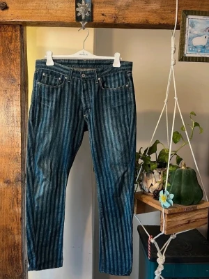 Randiga mörka jeans G-Star - Snygga jeans från G-Star. Mycket gott skick, knappt använda.