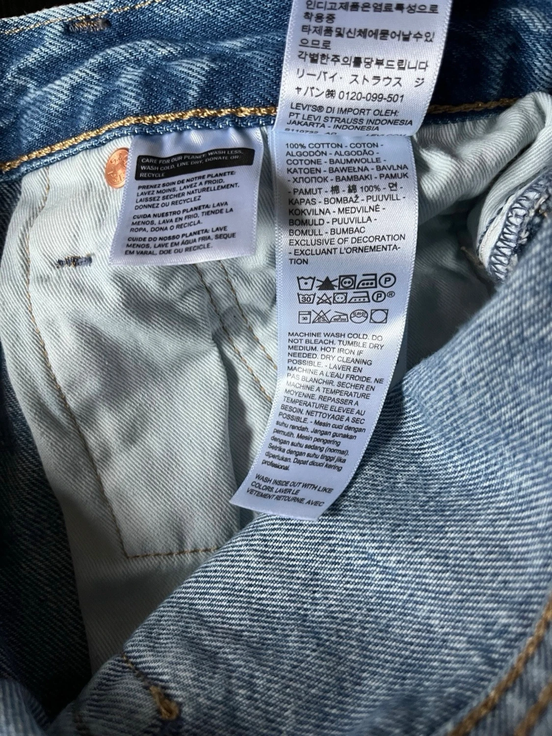 Helt nya ljusblåa Levis jeans   - 4