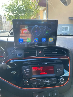 ZSSG00 bilskärm med tillbehör - Säljer en svart bilskärm från ZSSG00 med touchfunktion, perfekt för navigation, musik och appar. Medföljer sugproppsfäste och laddkabel för enkel montering i bilen. Skärmen har modern design och tydlig display, passar de flesta bilar.
