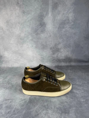 Lanvin DBB1 - Skick: 9/10 | Ingår: skor, dustbag | storleken är UK8 | Nypris +-5200kr! | se liknande upplägg på vår profil!🌊🍾
