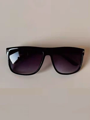 R@yban liknande solglasögon (INTRESSEKOLL) - Tjena! Tänkte köra en intressekoll på dessa feta solglasögon. Dem är nästan identiska med Rayban, form, färg och kvalité. Enda skillnaden är att dessa inte har någon Rayban logga, vilket är det man betalar för annars. Skicka ett pm vid intresse, skicka bud. (Obs: köp inte annonsen då det är en intressekoll!)