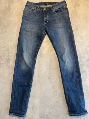 Neuw jeans  - Jag Säljer en feta jeans  från neuw| skicket på jeansen är bra 8/10  | storlek 31/32| ny pris 2000: mitt pris är 299 | skriv vid frågor och funderingar  