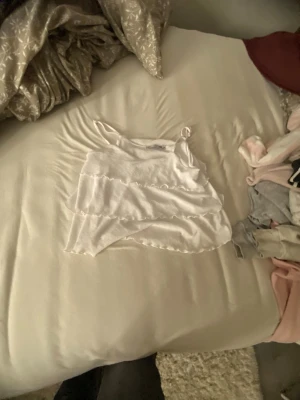 Volang linne - Jätte söt vit linne från lager 157💕