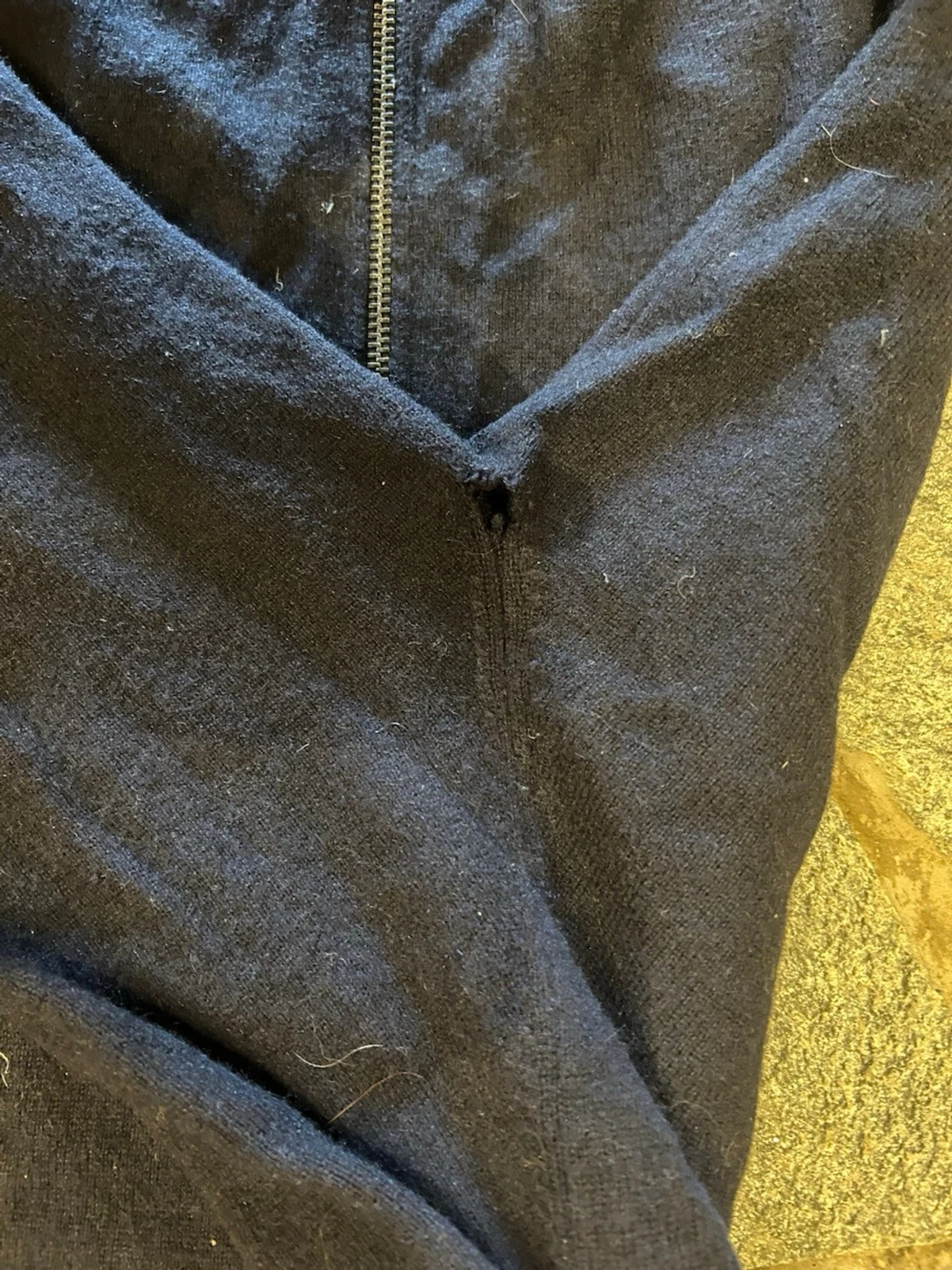 Mörkblå ziptröja i 100% kahsmir  - 2