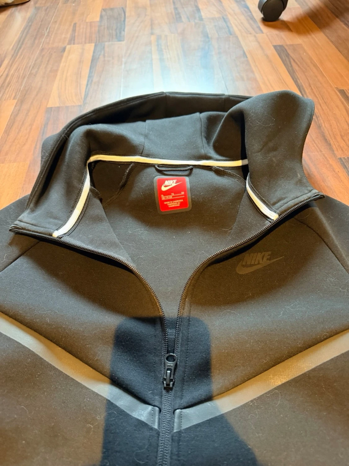 Svart hoodie från Nike med dragkedja - 2