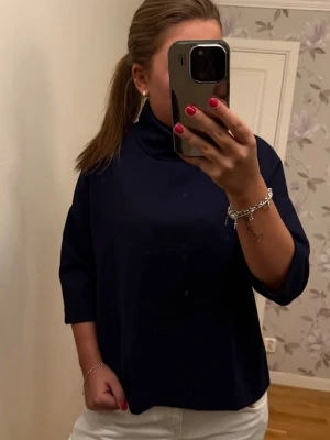 Polotröja - Polotröja köpt på åhlens i storlek xs-s! Använd fåtal gånger därav mycket gott skick!☺️☺️