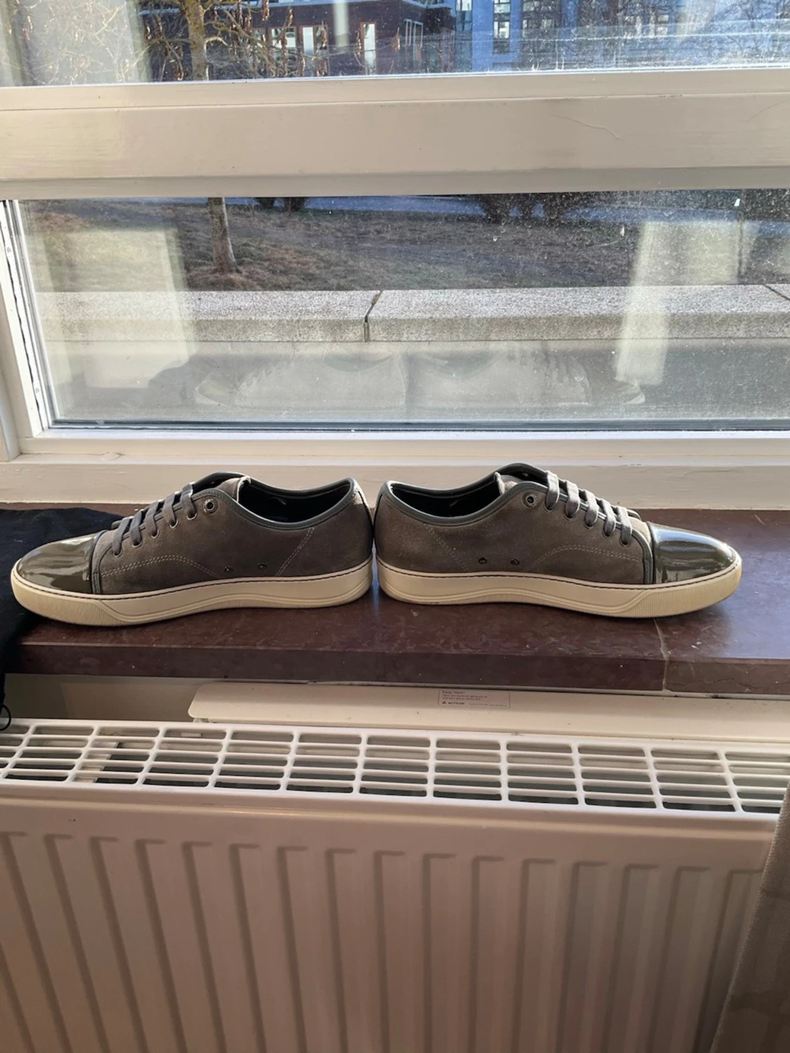 Grå gröna sneakers från Lanvin - 2