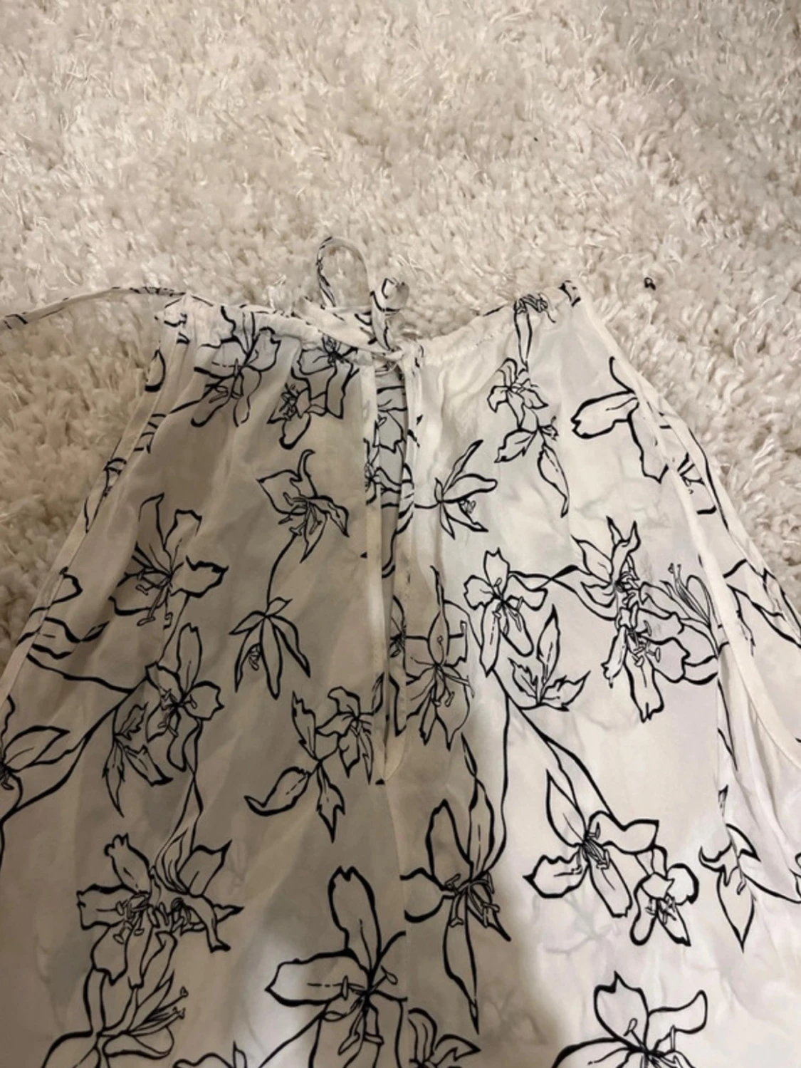 Vit halterneck med blommönster - 2