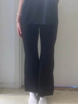 Bootcut kostymbyxor - Kostymbyxor med bootcut