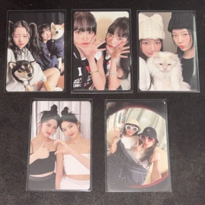 Le Sserafim photocards - Unit photocards från Unforgiven weverse version album. 20kr styck + frakt. Endast swish. Finns fler photocards på min profil! Skriv dm om ni har frågor💕