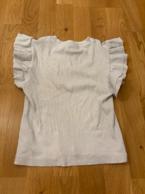 En vit topp - Jätte fin inför sommaren💕