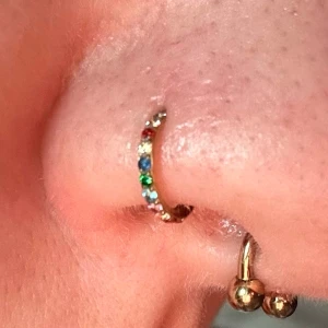 Piercing Hoop Guld - förgyllt kirurgiskt stål, 6mm diameter & 1,2 mm (tjocklek). steriliserad & klar att skickas.