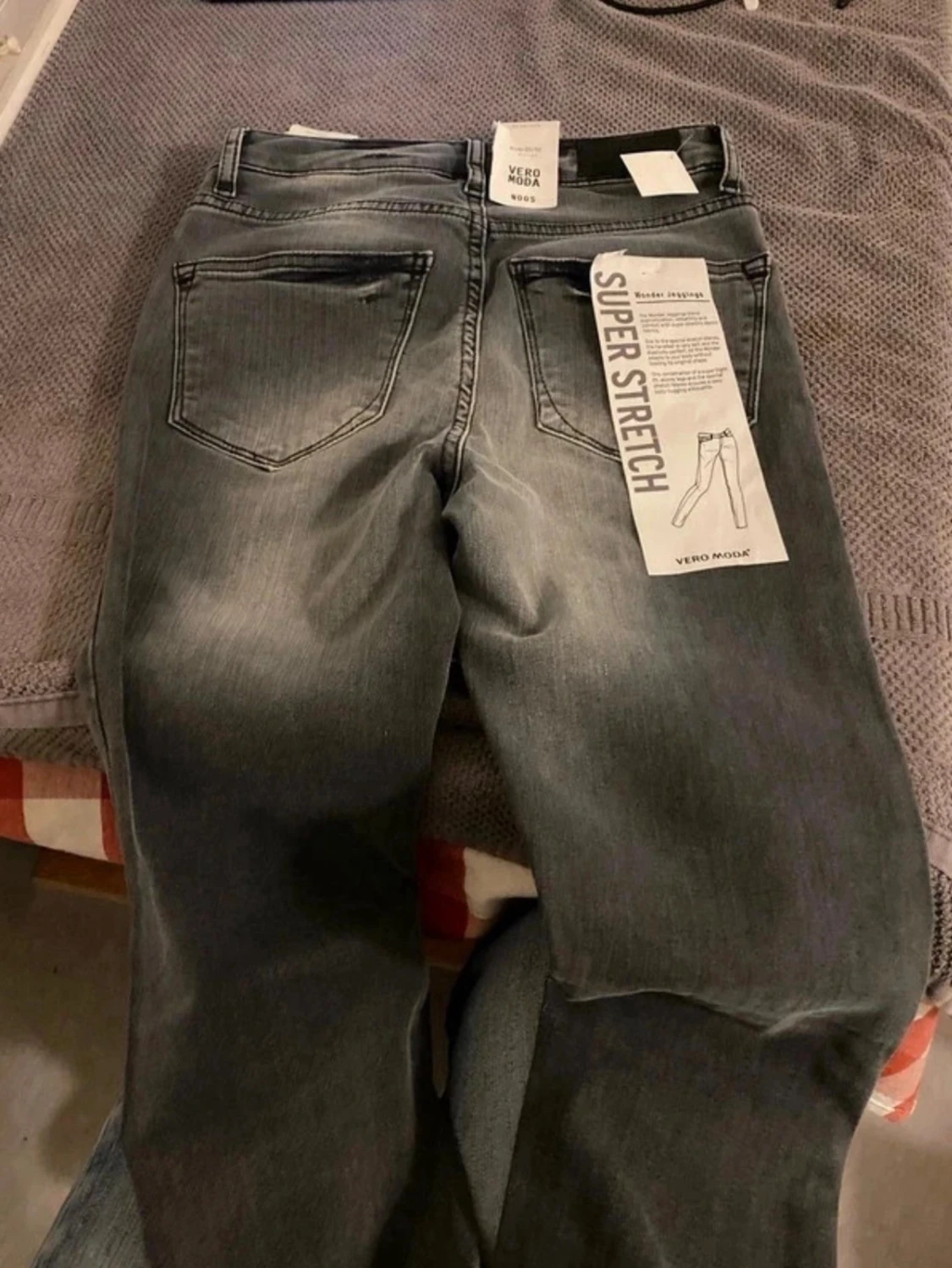 Grå skinny jeans från Vero Moda - 2