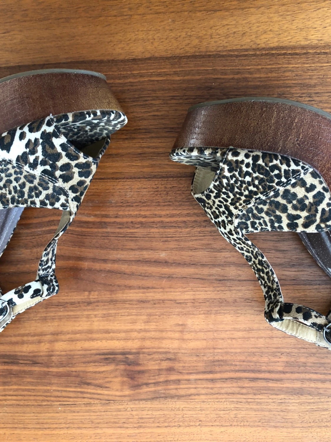 Leopardmönstrade platåsandaler Duffy - 3