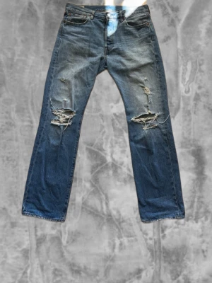 Levi’s Jeans 501 (Anniversery Edition)  - Levi’s jeans 501 (Anniversery edition) | Skick - 10/10 väldigt fina och knappt använda | Storlek: W34 L34 | Hör av er vid minsta lilla fundering📲