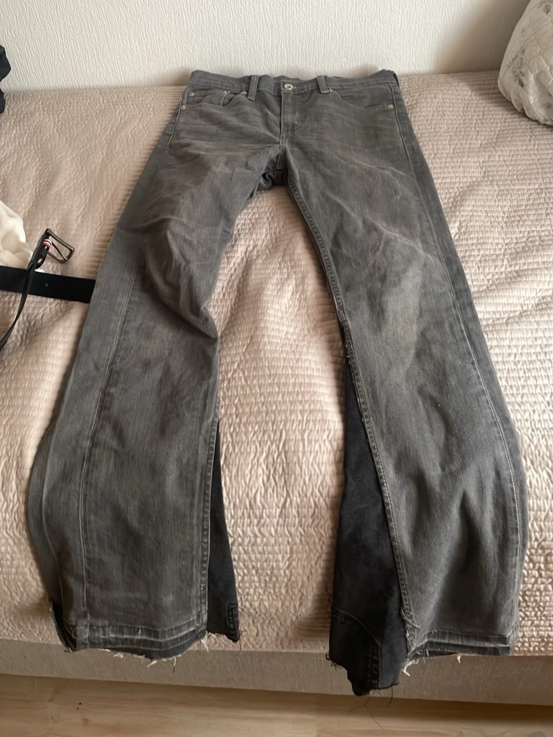 Grå Levi's jeans med raka ben - 1