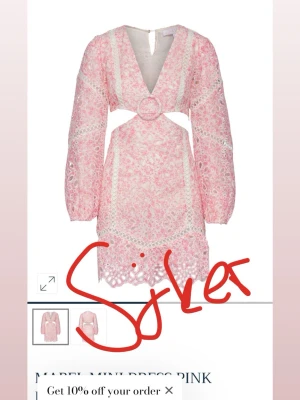 Klänning  - SÖKER denna från love lolita storlek xs-m